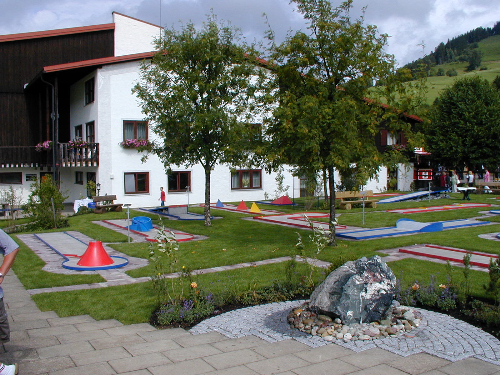 Saisonstart am  Minigolfplatz in Missen-Wilhams